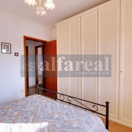 Lejlighed Rita, 2 Camere, Terrazzo, Clima E Wifi, A 200 M Dal Mare! By Alfareal *